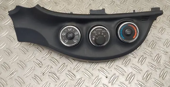 Toyota Yaris Climate control unit 554060D490 20491