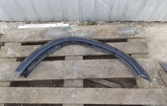 Suzuki Grand Vitara I Front arch trim 