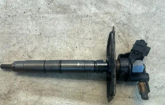 Audi A4 S4 B8 8K Fuel injector 059130277AJ 0445115054