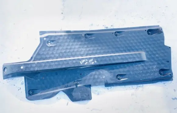Volkswagen Fox Engine splash shield/under tray 6q0825201
