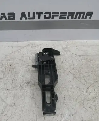 Nissan Qashqai Front door exterior handle/bracket 8061021133