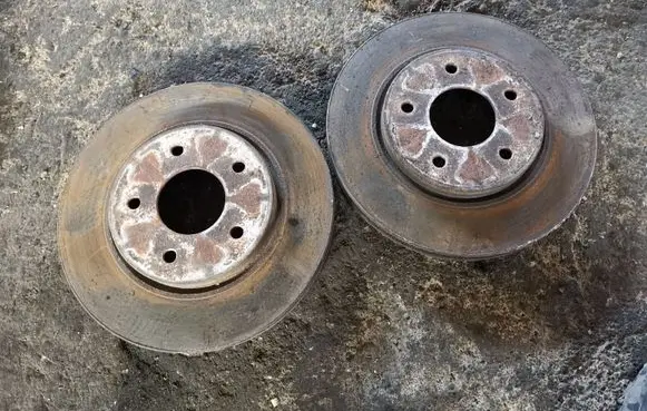 Nissan Leaf I (ZE0) Front brake disc