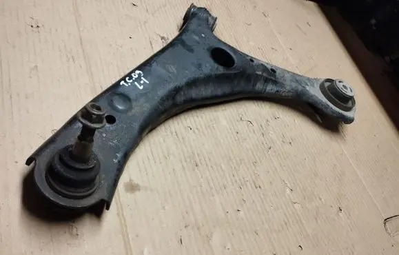 Chrysler Voyager Front lower control arm/wishbone