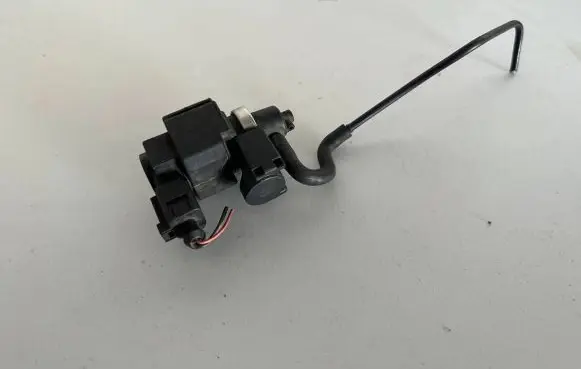 Audi A4 S4 B8 8K Turbo solenoid valve 059906629A 4252443