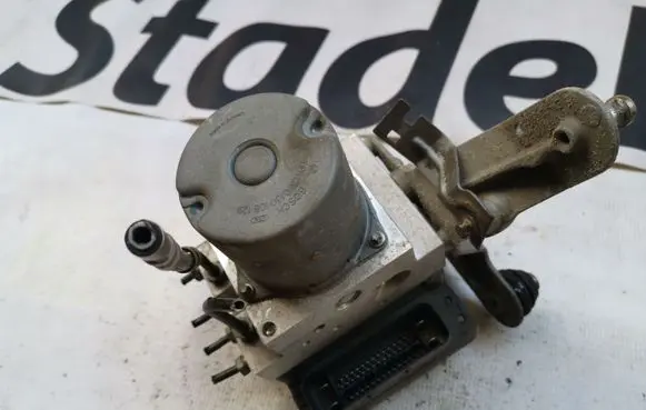 Mercedes-Benz E W211 ABS Pump 0130108129 A2114311312