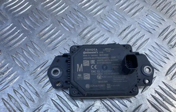 Toyota Yaris XP210 Distronic sensor radar 88210-0D040