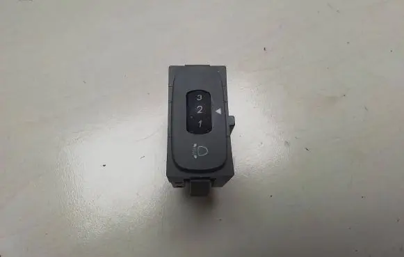 Renault Laguna II Headlight level height control switch 8200032953 6284 V81C0