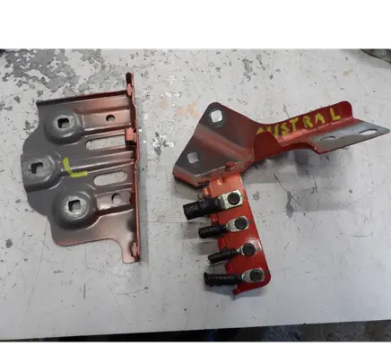 Renault Austral Fender mounting bracket