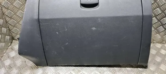 KIA Sorento Glove box 848303E000