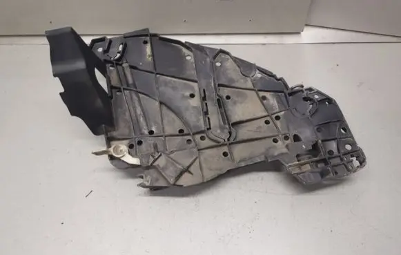 Volkswagen Touareg I Headlight/headlamp mounting bracket 16464600