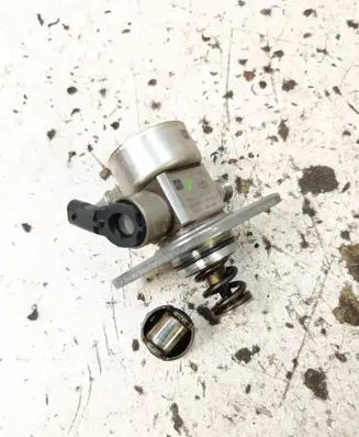 Opel Crossland X Fuel injection high pressure pump 9805614880