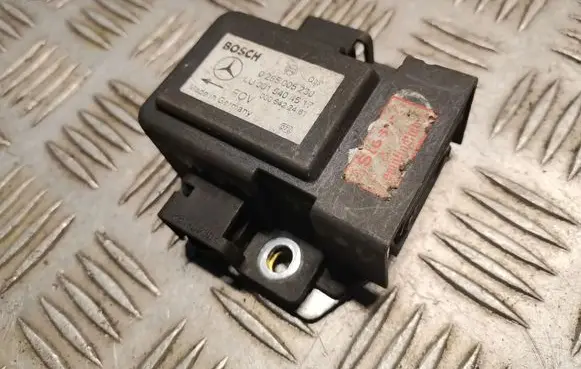 Mercedes-Benz S W220 Yaw turn rate sensor 0015404517