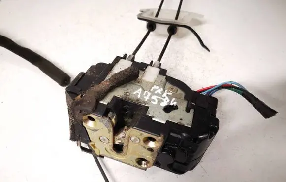 Nissan Murano Z50 Front door lock