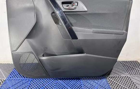 Toyota Auris E180 Front door card panel trim