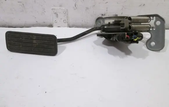 Subaru Outback Accelerator throttle pedal 36010AG061 1988000181