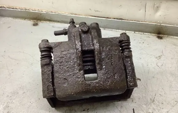 Toyota Corolla E120 E130 Front brake caliper B151672