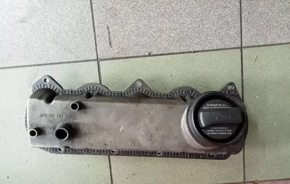 Skoda Octavia Mk1 (1U) Rocker cam cover 038103469