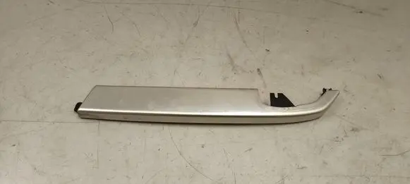 Dashboard glove box trim