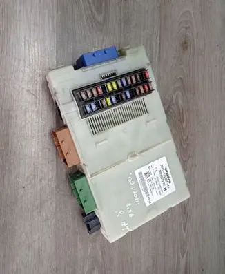 Volvo V70 Fuse module 30765624 7G9T14C256FA