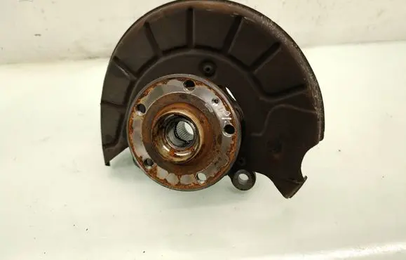 Volkswagen Tiguan Front wheel hub 