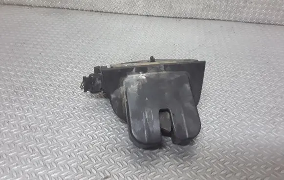 Audi A4 S4 B7 8E 8H Tailgate/trunk/boot lock/catch/latch 8P4827505B