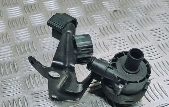 Volkswagen PASSAT B8 Electric auxiliary coolant/water pump 5G0965561