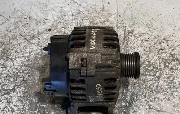 Volvo S40, V40 Generator/alternator 8200162474 2542653D SG12B071