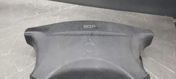 Mitsubishi Carisma Steering wheel airbag MR740922