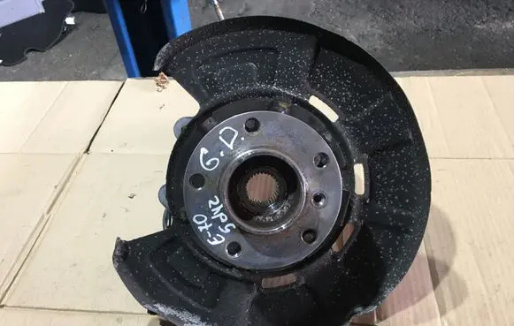 BMW X5 E70 Rear wheel hub 6770984