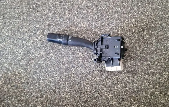 Toyota Avensis T250 Indicator stalk