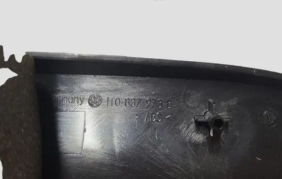 Volkswagen Touran I Other front door trim element 1T0837973