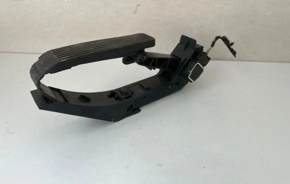 Mercedes-Benz S W221 Accelerator throttle pedal A2203000104