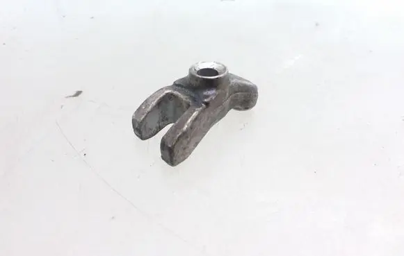 Opel Vectra C Fuel Injector clamp holder