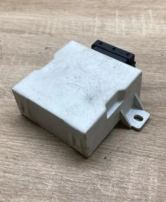 Toyota Avensis T250 Window wiper relay 150696