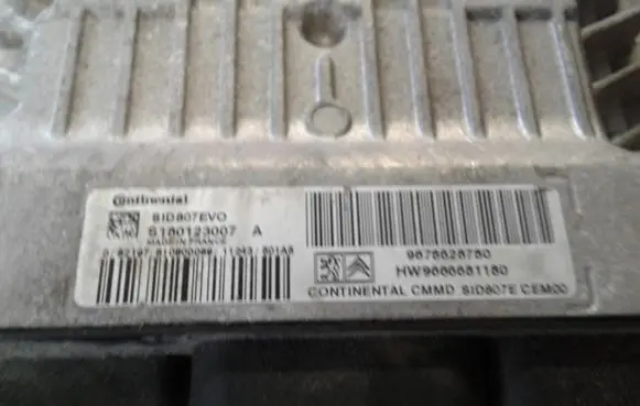 Peugeot 407 Engine control unit/module S180123007 SID807