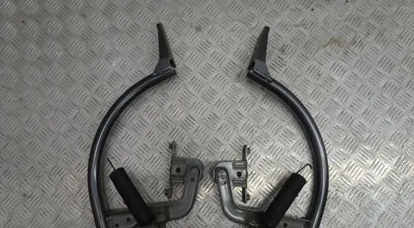 Ford Focus ST Engine bonnet/hood hinges