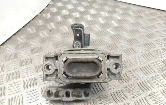 Volkswagen Golf VI Engine mount bracket 1K0199262C