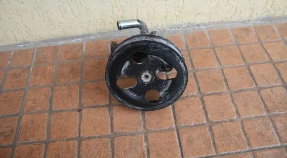 Mitsubishi Outlander Power steering pump 