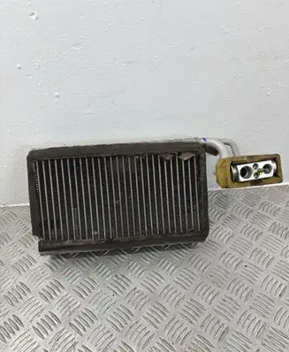 BMW 5 E60 E61 Air conditioning (A/C) radiator (interior) 6946043 H9093005
