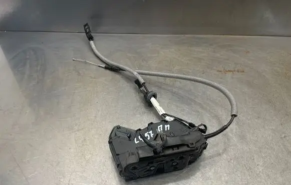 Volkswagen PASSAT B8 Front door lock 5TB837016A A046465