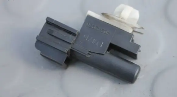 Suzuki Vitara (LY) Outside/external air temperature sensor 40242930VITARA 40242930