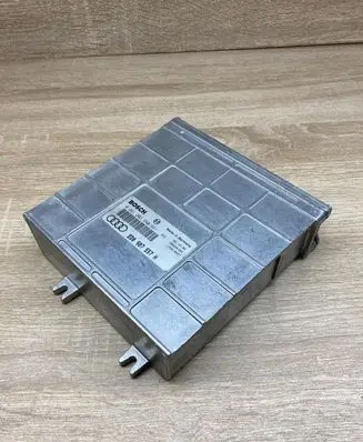 Audi A4 S4 B5 8D Engine control unit/module ECU 8D0907557H 0261203940