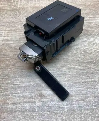 Volkswagen PASSAT B6 Ignition lock 3C0905843R WITHKEY