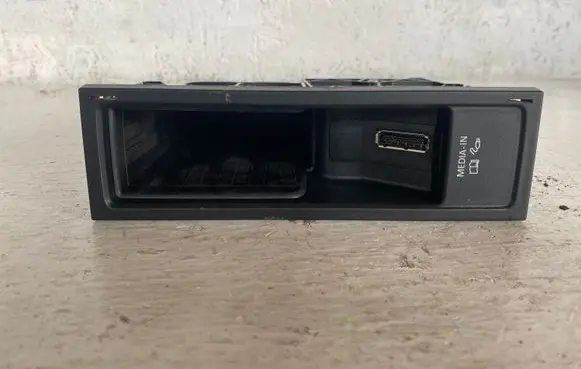 Volkswagen Golf VI Head unit multimedia control 5N0035342B 1000001004