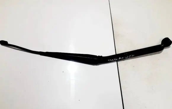 Mitsubishi Outlander Front wiper blade arm 6704