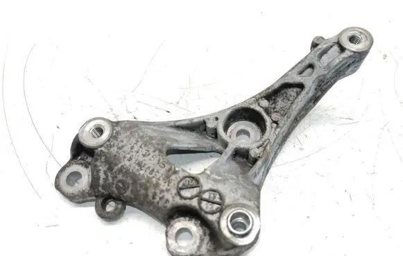 Citroen C4 II Picasso A/C compressor mount bracket 7580781