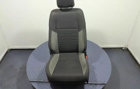 Toyota Auris E180 Front passenger seat 