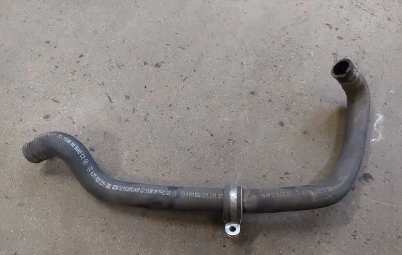 Mercedes-Benz E W211 Engine coolant pipe/hose A2118302515