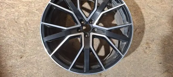 Audi Q8 R22 alloy rim 4M8601025Q K787515