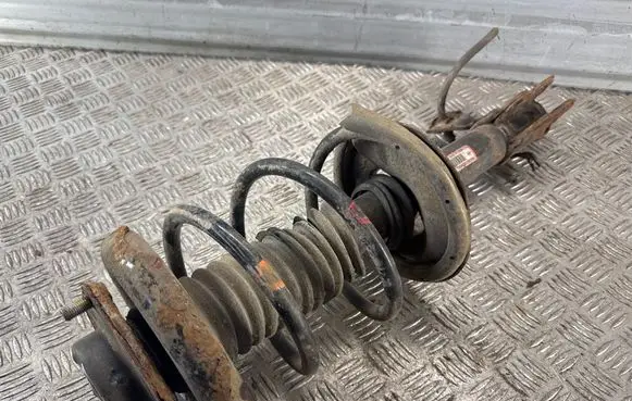 Nissan X-Trail T30 Front shock absorber/damper